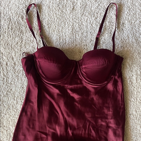 L’AGENCE Sayla Silk Gown in Dark Port Size 4 - Picture 6 of 13